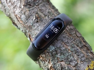 Recenze Xiaomi Mi Band 4 – bestseller se vybarvil